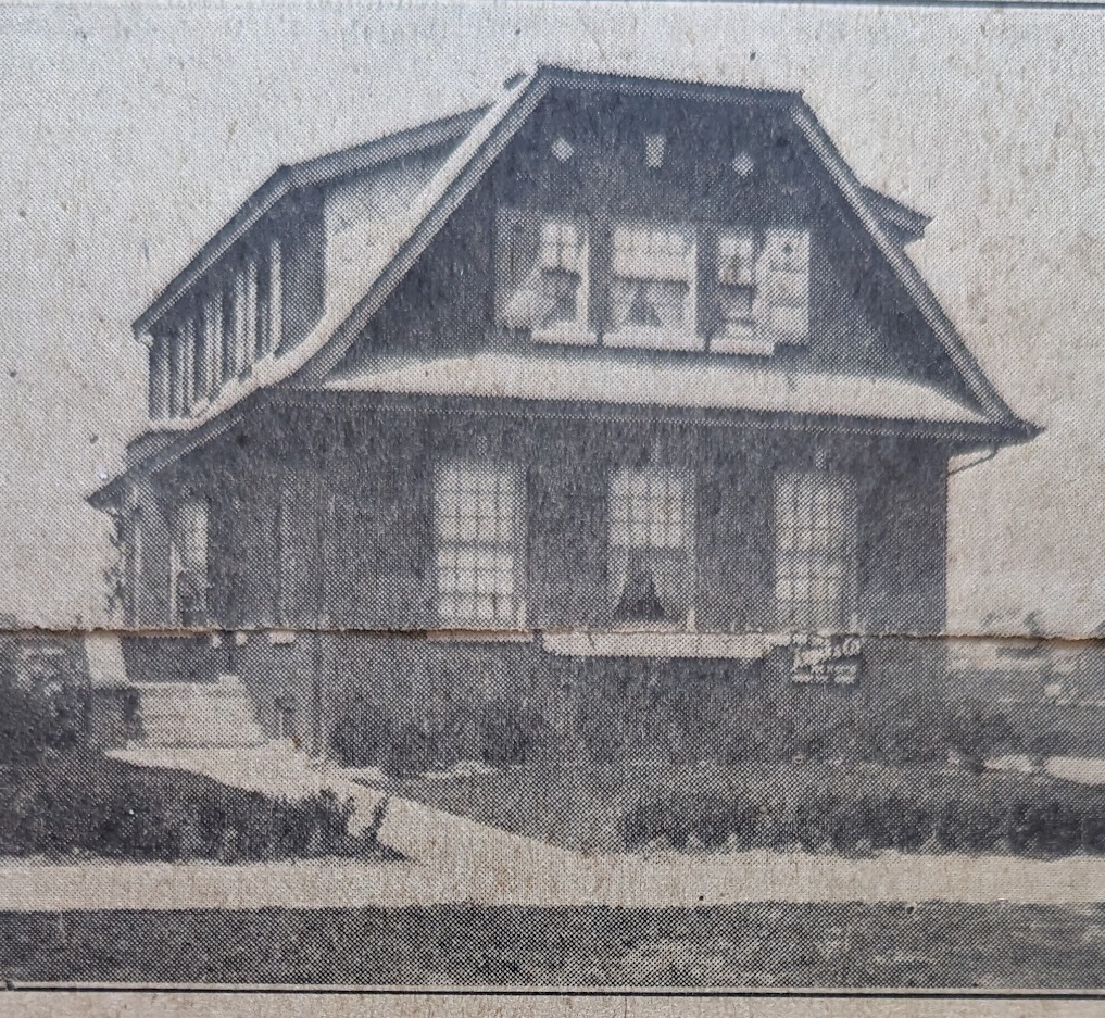 House: 10022 S Seeley Ave, Chicago, IL