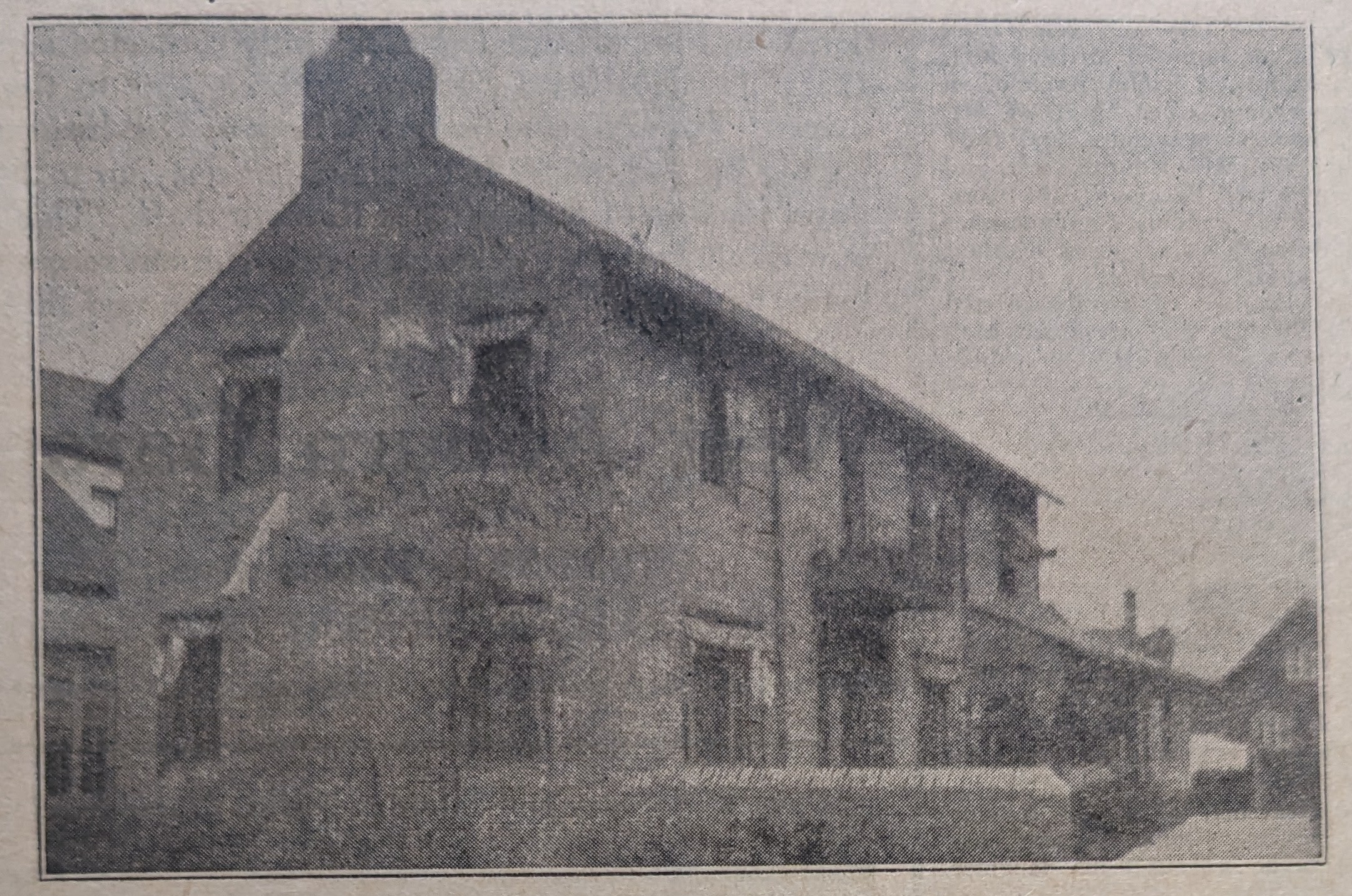 House: 10051 S Damen Ave, Chicago, IL