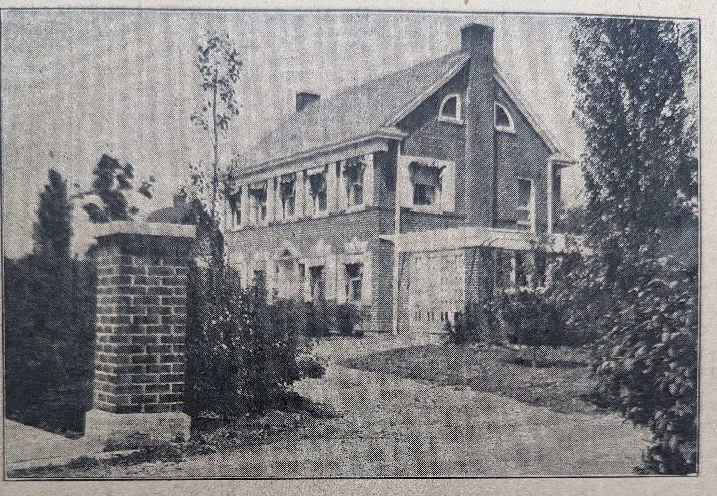 House: 10145 S Seeley Ave, Chicago, IL