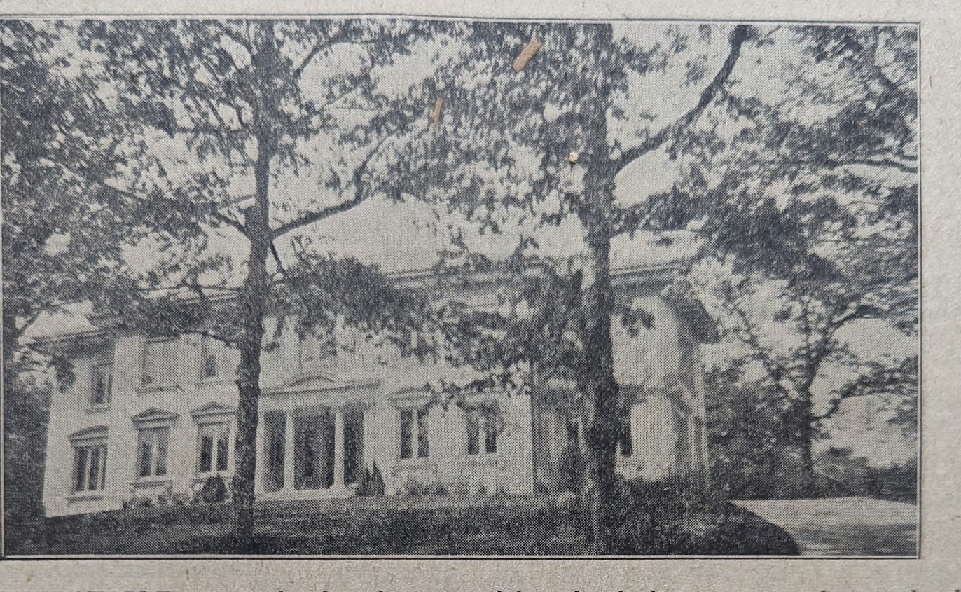 House: 10400 S Longwood Dr, Chicago, IL