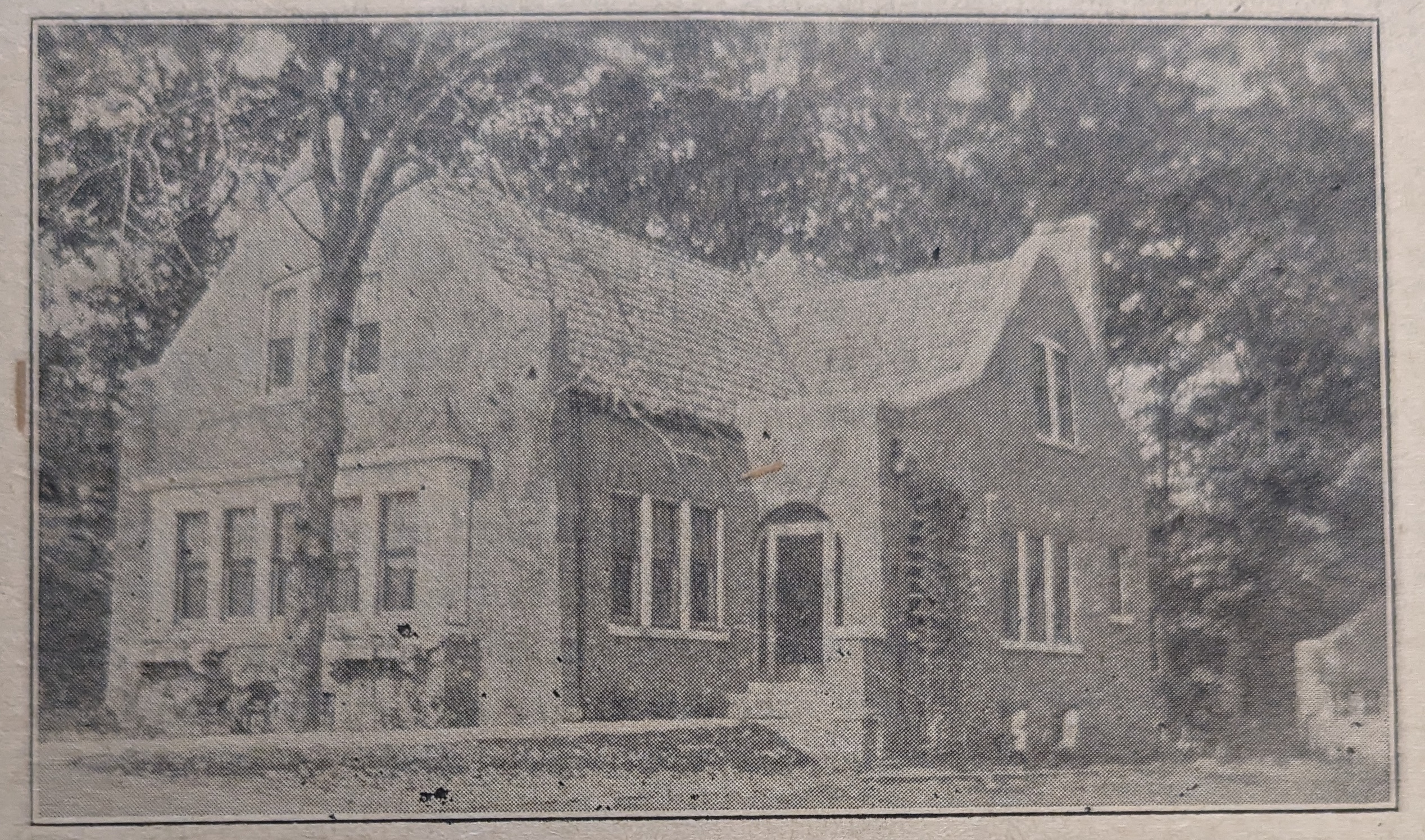 House: 2012 W 110th St, Chicago, IL