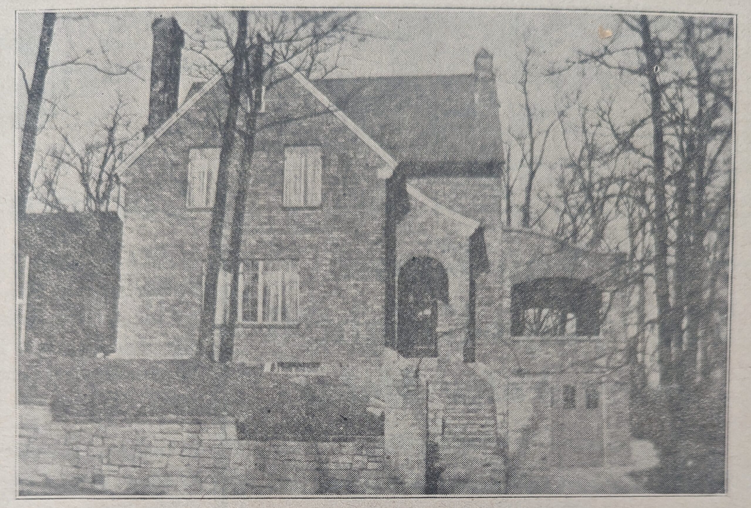 House: 2022 W 110th St, Chicago, IL